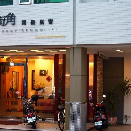 街角民宿--近火車站 Lägenhet Hualien stad Exteriör bild